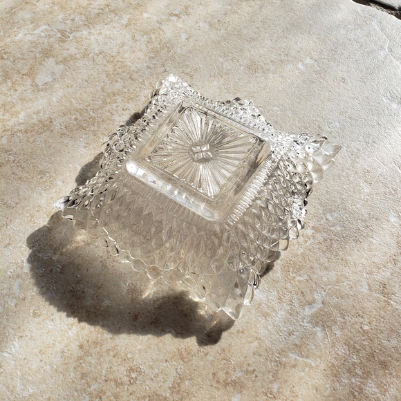 Vintage Square Clear Glass with Ruffled edges - Picture 4 of 6